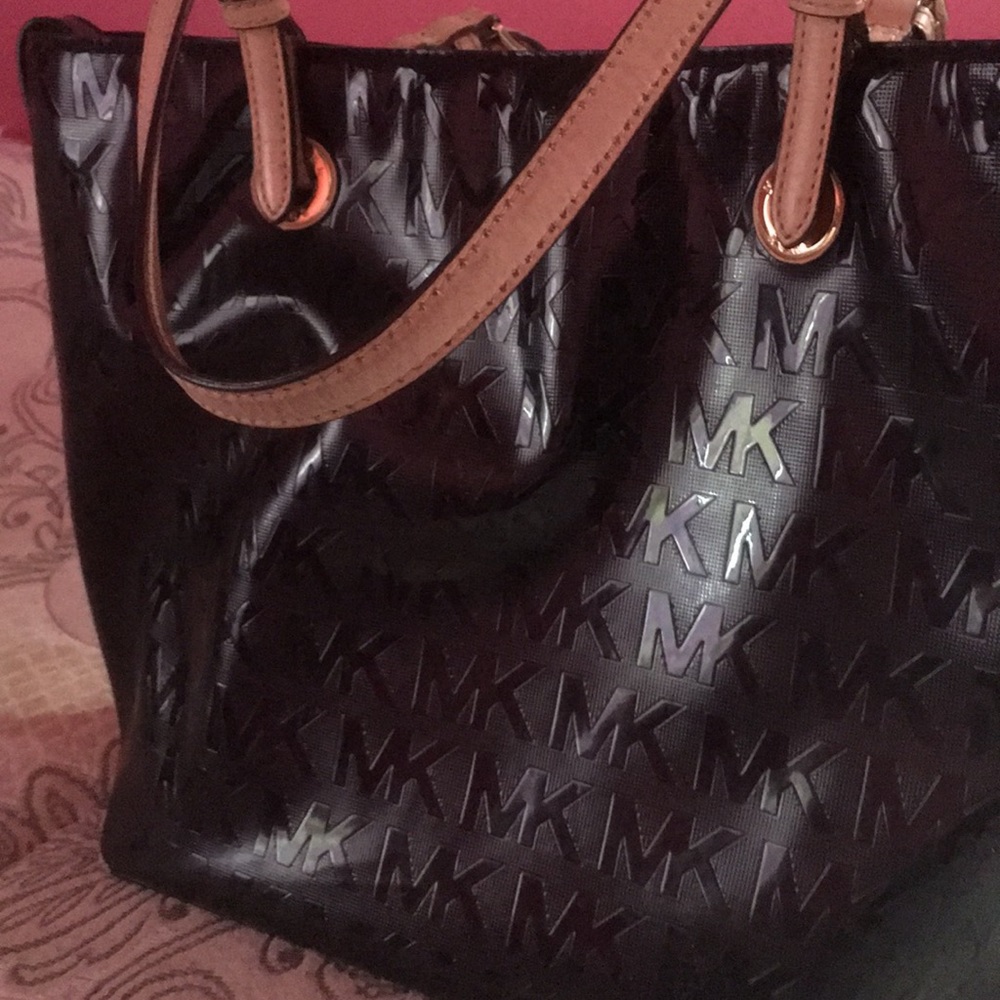 Black Michael kors bag